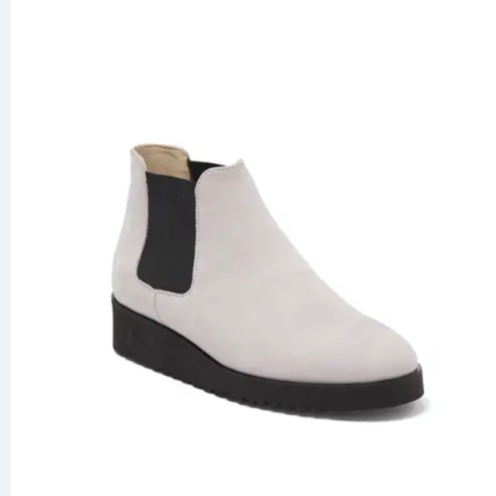 Amalfi by Rangoni Enrico Chelsea Boot gray Suede Made in Italy, fits kid 2.5 New